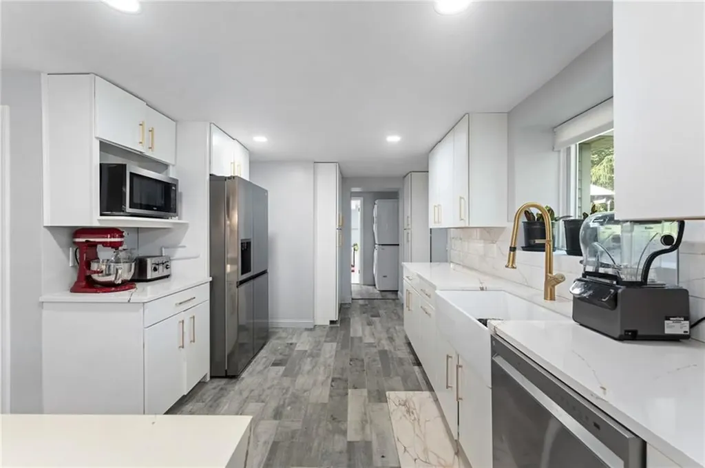 33 Beth Road Tiverton RI 02878