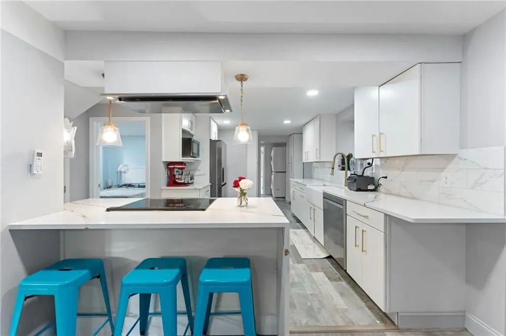33 Beth Road Tiverton RI 02878