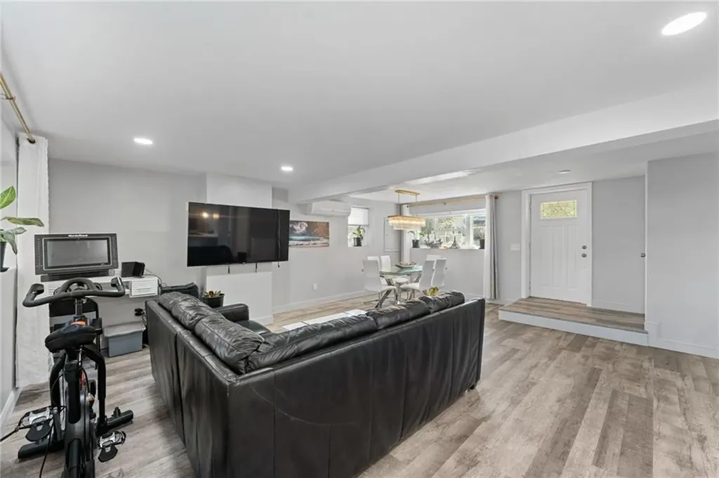 33 Beth Road Tiverton RI 02878