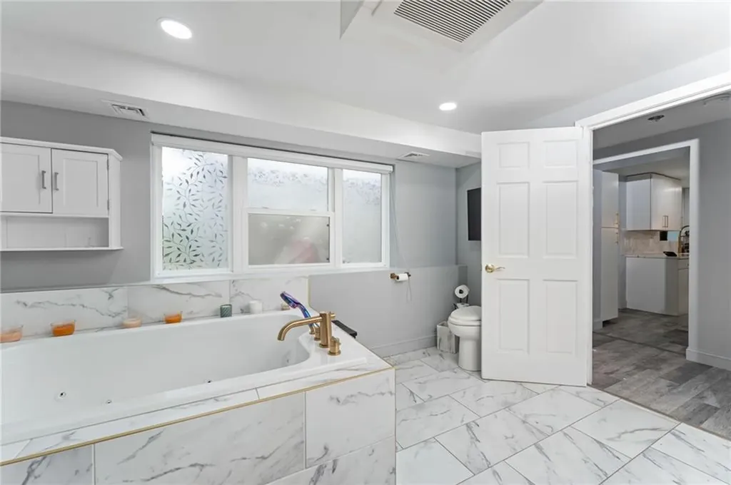 33 Beth Road Tiverton RI 02878