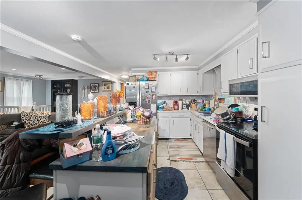 33 Beth Road Tiverton RI 02878