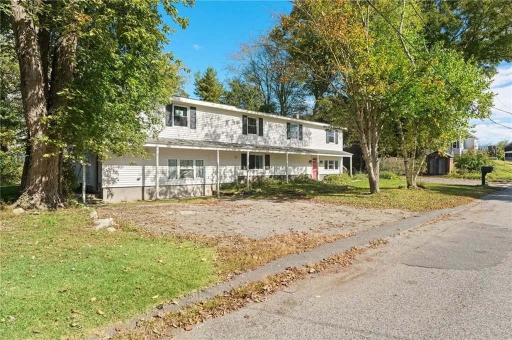 33 Beth Road Tiverton RI 02878