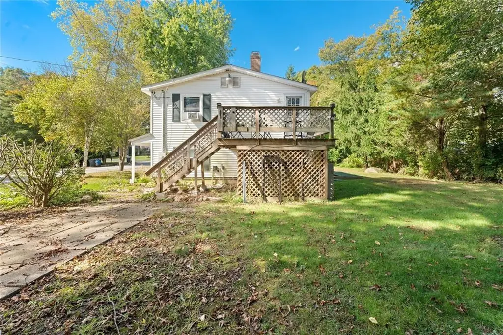 33 Beth Road Tiverton RI 02878