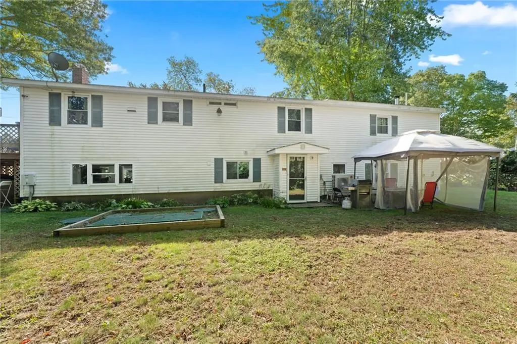 33 Beth Road Tiverton RI 02878