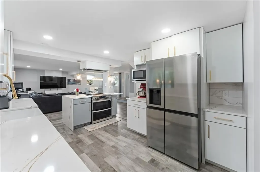 33 Beth Road Tiverton RI 02878