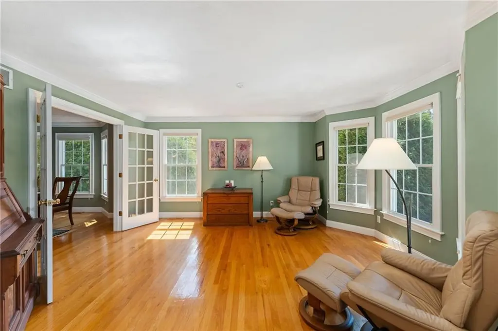 5 Spring House Lane Cumberland RI 02864