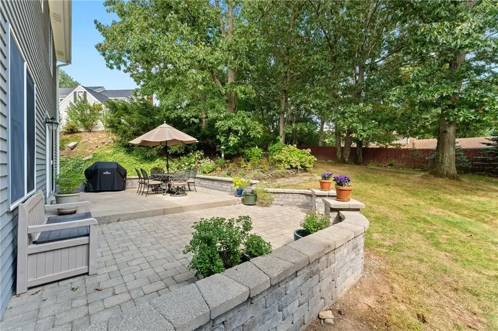 5 Spring House Lane Cumberland RI 02864