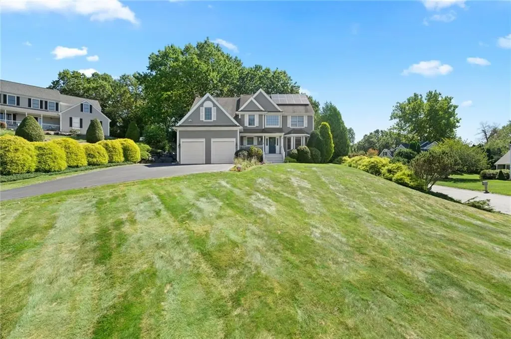 5 Spring House Lane Cumberland RI 02864