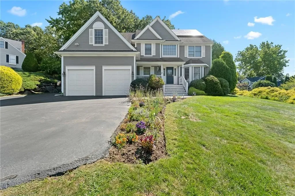 5 Spring House Lane Cumberland RI 02864