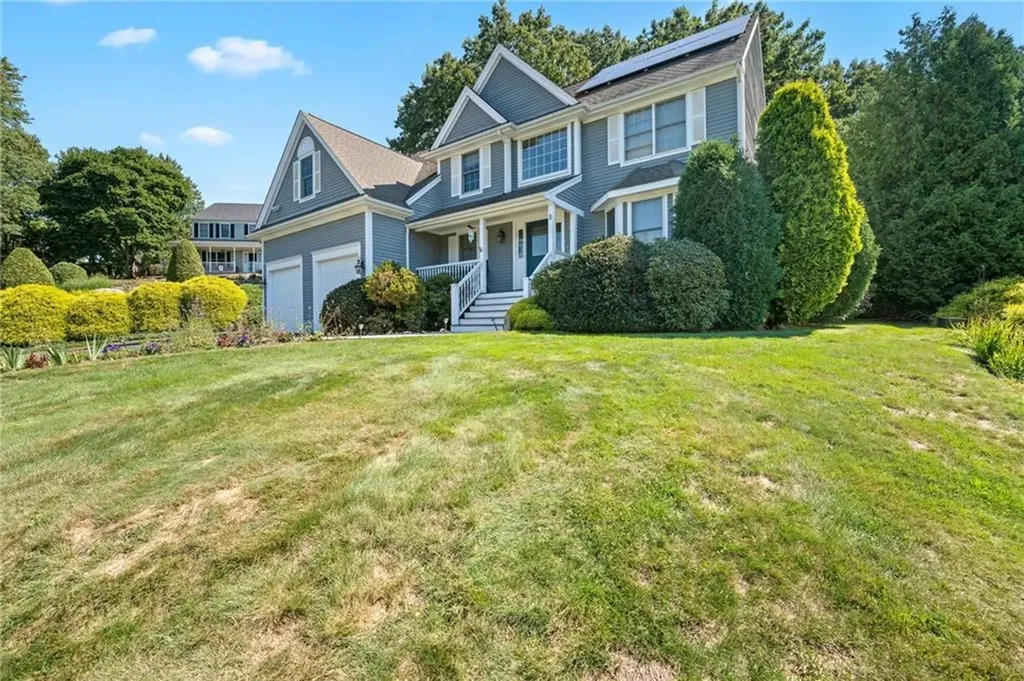 5 Spring House Lane Cumberland RI 02864