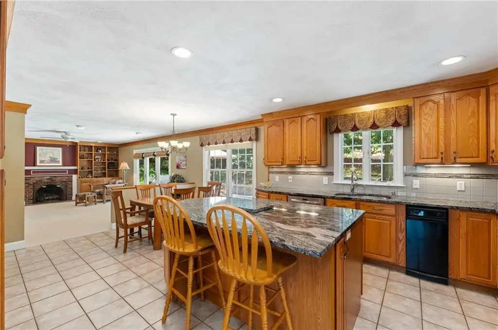5 Spring House Lane Cumberland RI 02864