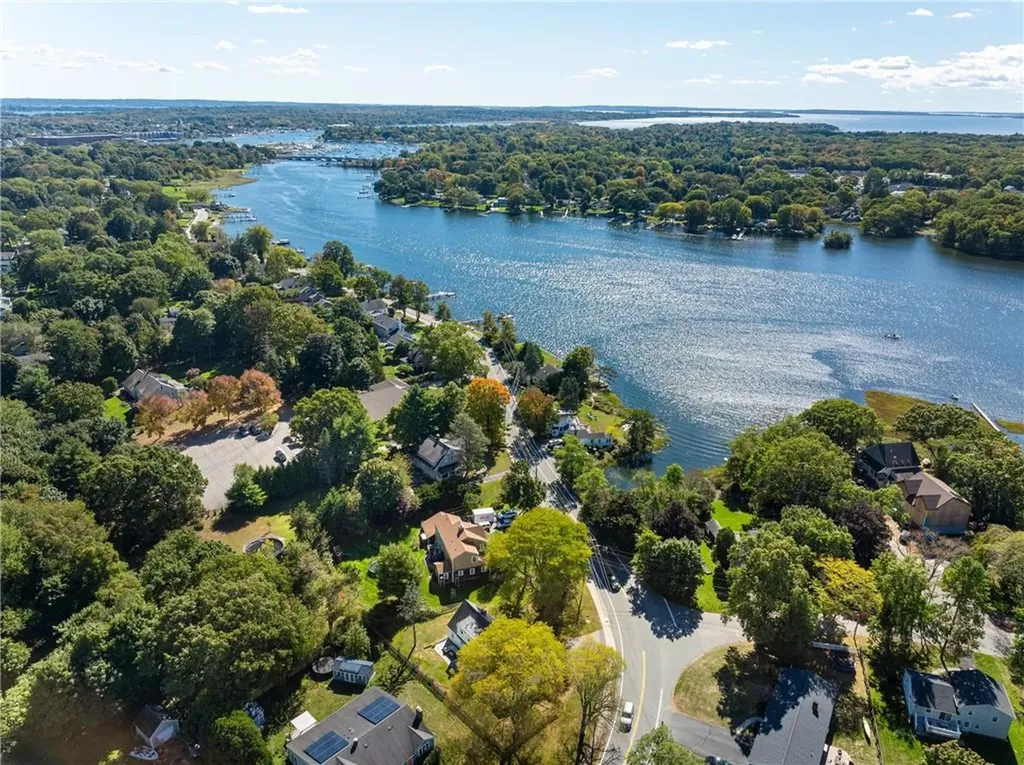179 New Meadow Road Barrington RI 02806