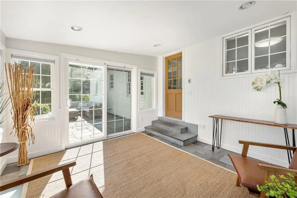 179 New Meadow Road Barrington RI 02806