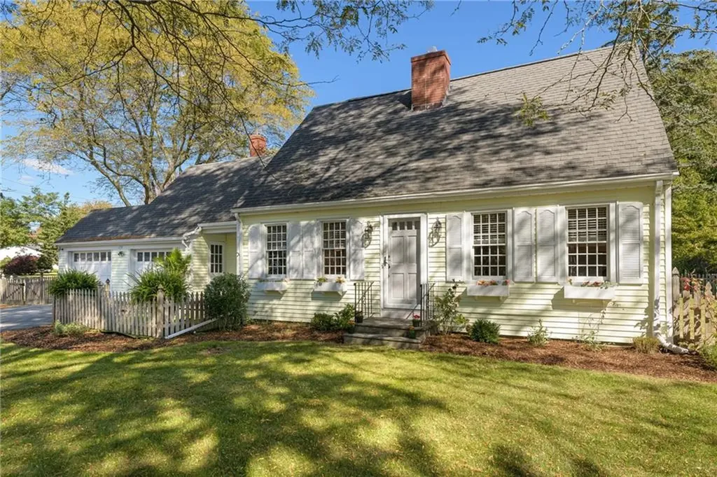 179 New Meadow Road Barrington RI 02806