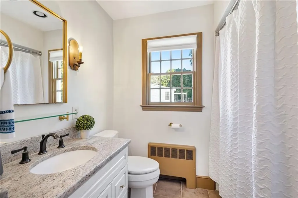 179 New Meadow Road Barrington RI 02806