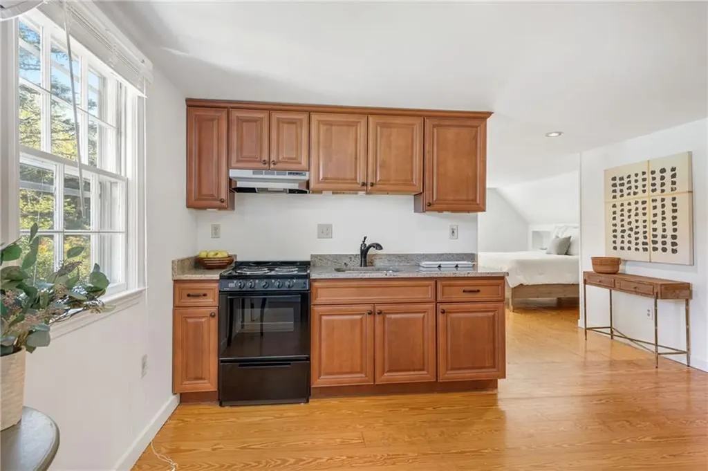 179 New Meadow Road Barrington RI 02806