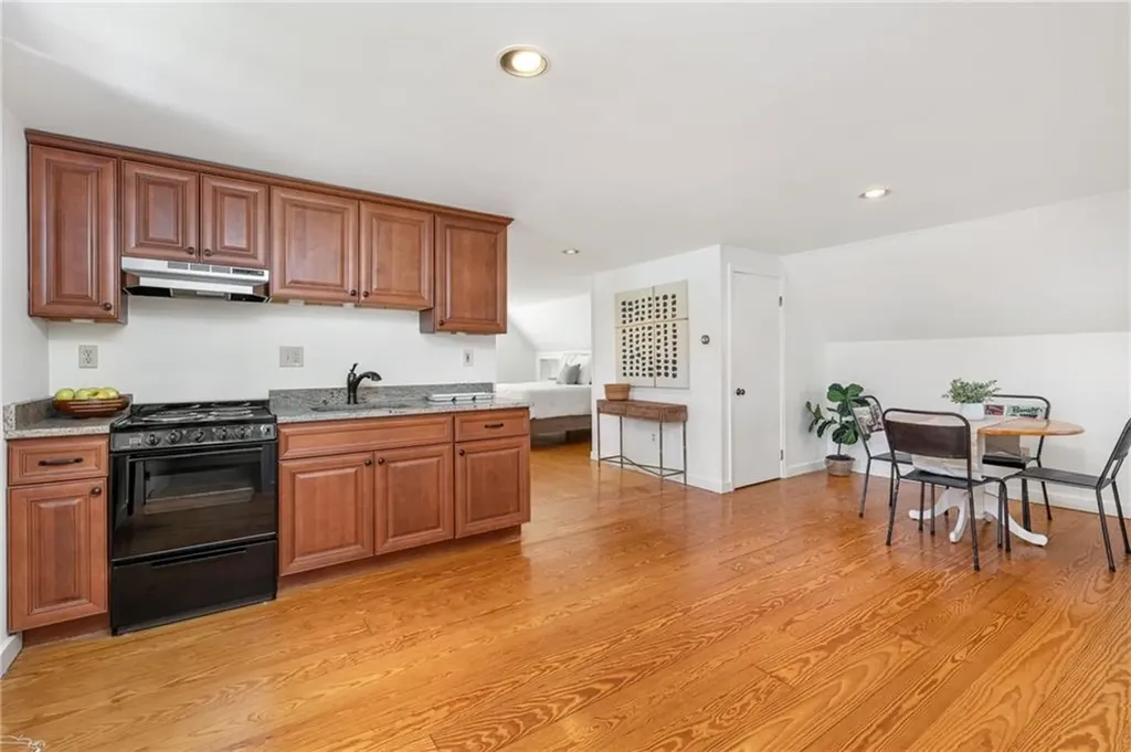179 New Meadow Road Barrington RI 02806