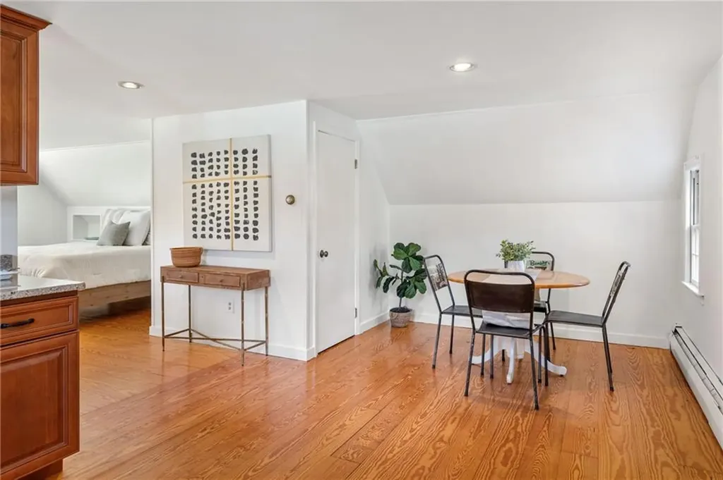 179 New Meadow Road Barrington RI 02806