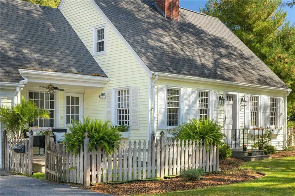 179 New Meadow Road Barrington RI 02806