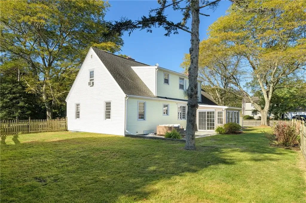 179 New Meadow Road Barrington RI 02806