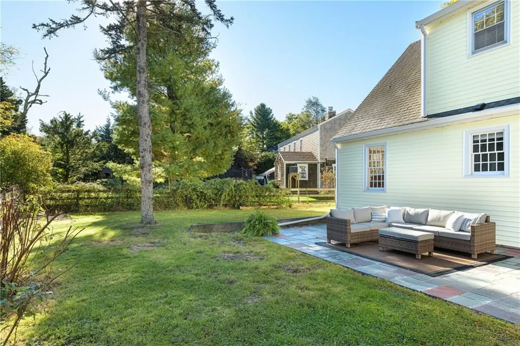 179 New Meadow Road Barrington RI 02806