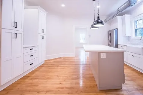 82 High Street Bristol RI 02809