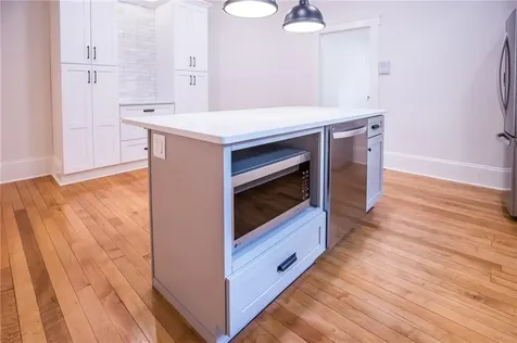 82 High Street Bristol RI 02809