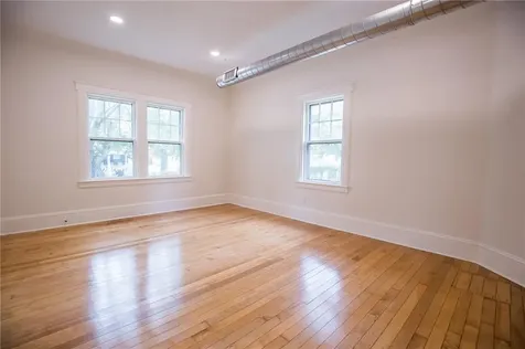 82 High Street Bristol RI 02809