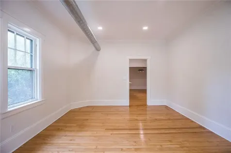 82 High Street Bristol RI 02809