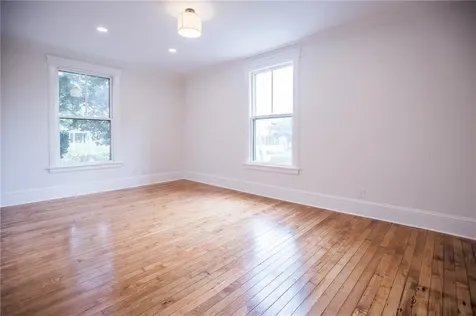 82 High Street Bristol RI 02809