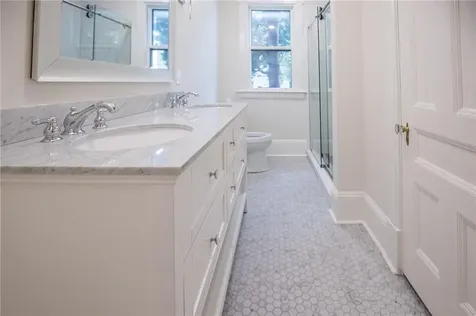 82 High Street Bristol RI 02809