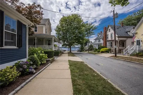 82 High Street Bristol RI 02809