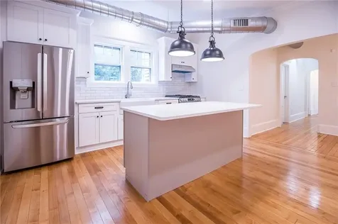 82 High Street Bristol RI 02809