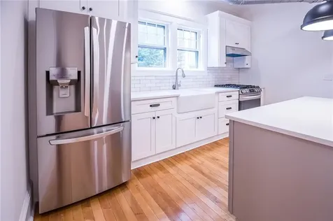 82 High Street Bristol RI 02809