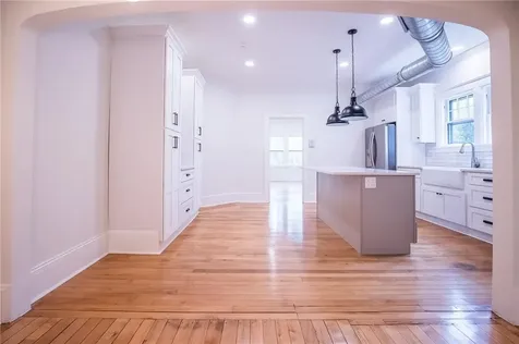 82 High Street Bristol RI 02809