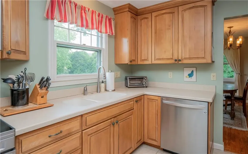 80 Bliss Mine Road Newport RI 02840