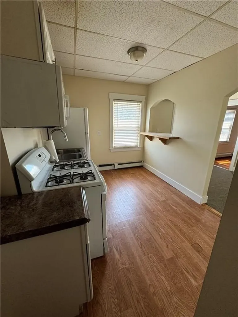 38 40 Freebody Street Newport RI 02840