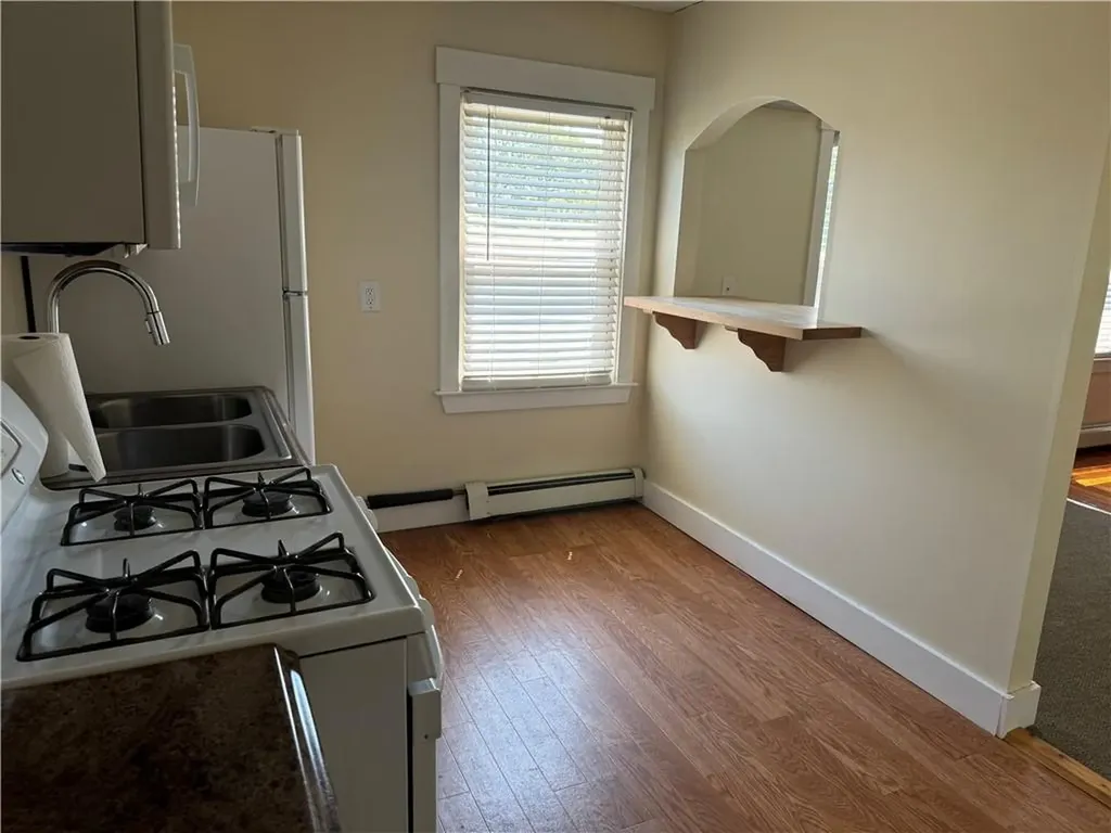 38 40 Freebody Street Newport RI 02840