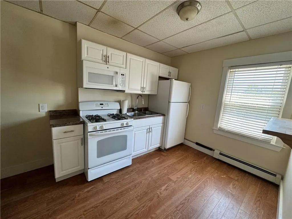 38 40 Freebody Street Newport RI 02840