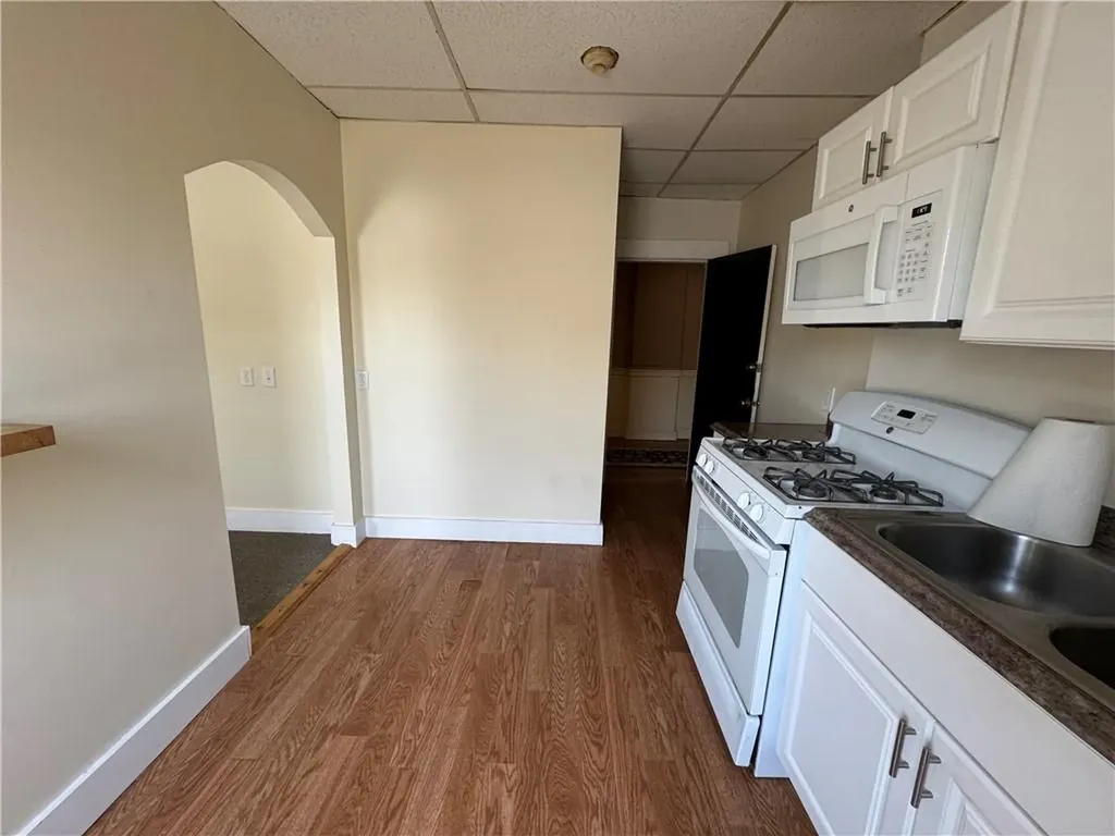 38 40 Freebody Street Newport RI 02840