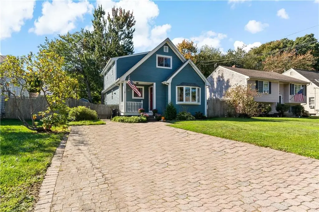 17 Opechee Drive Bristol RI 02809