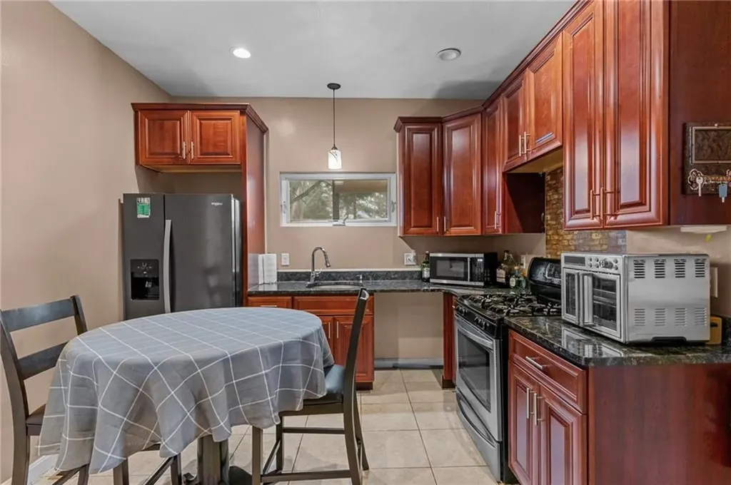 243 Killingly Street Providence RI 02909