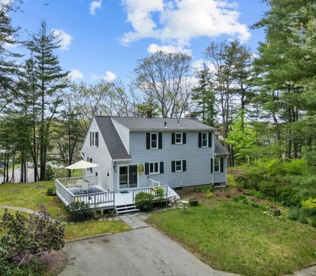 93 Pleasant View Avenue Smithfield RI 02917