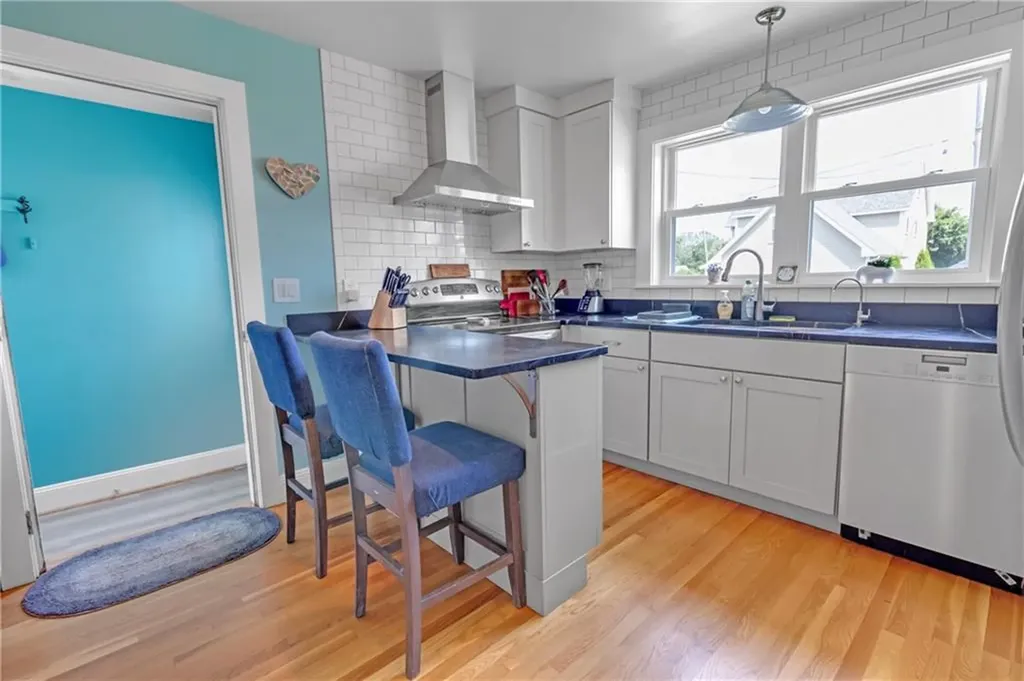 110 Orchard Avenue Middletown RI 02842