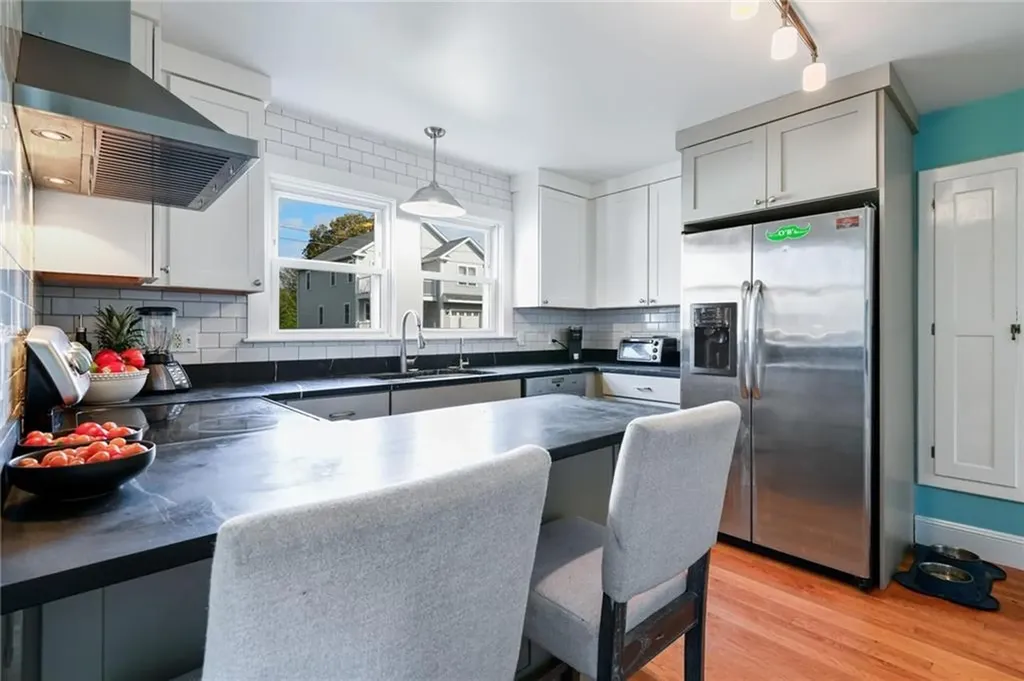 110 Orchard Avenue Middletown RI 02842