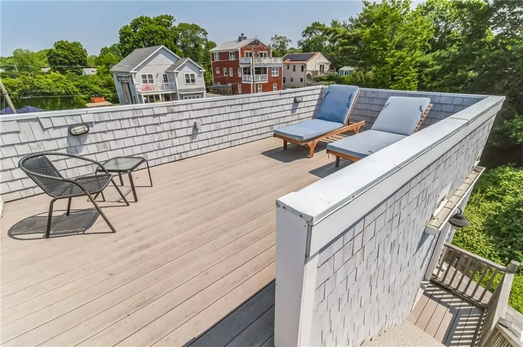 110 Orchard Avenue Middletown RI 02842