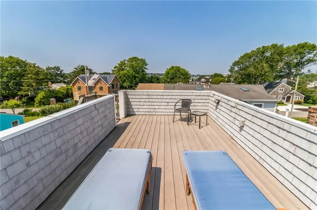 110 Orchard Avenue Middletown RI 02842