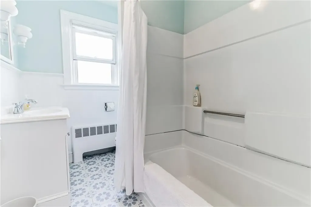 110 Orchard Avenue Middletown RI 02842