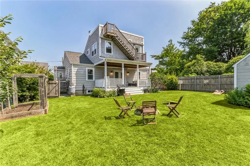 110 Orchard Avenue Middletown RI 02842