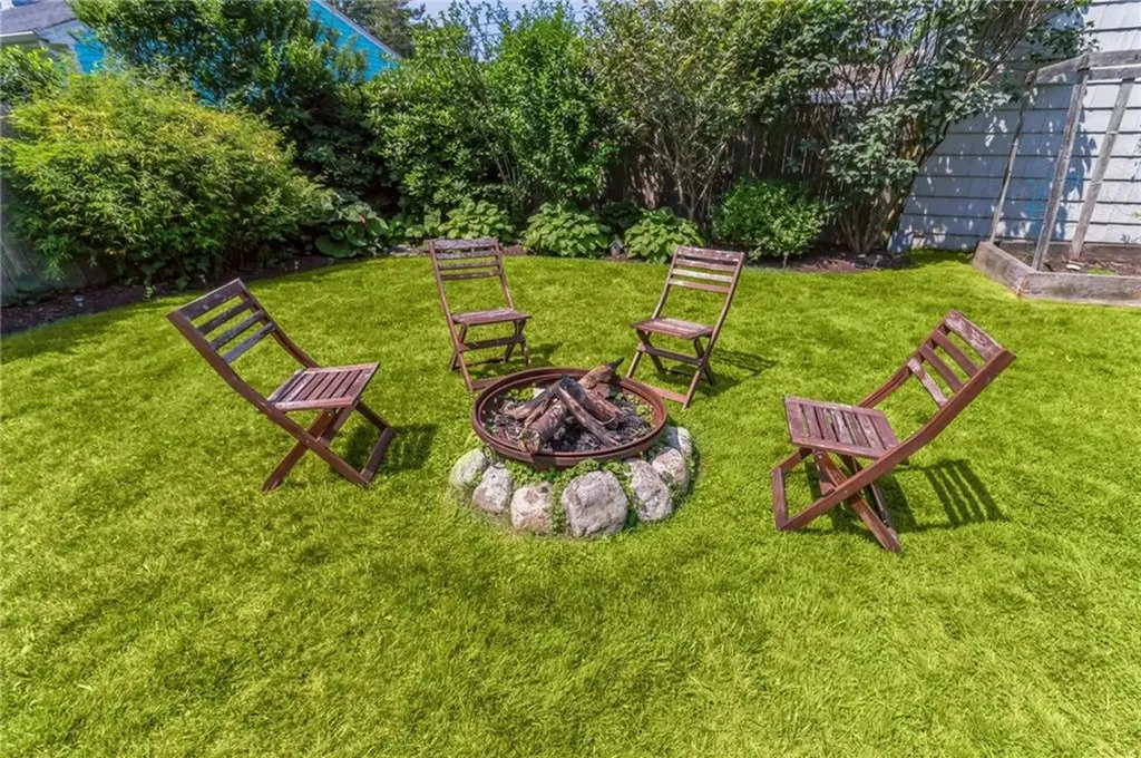 110 Orchard Avenue Middletown RI 02842